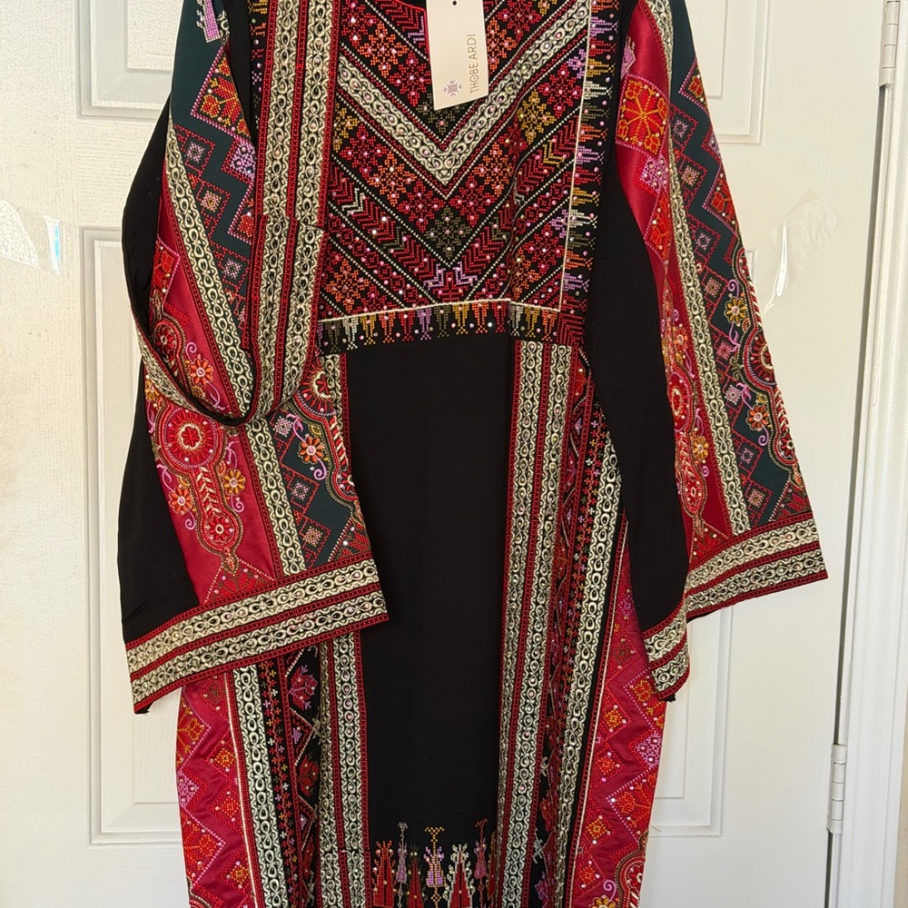 Palestinian thobe